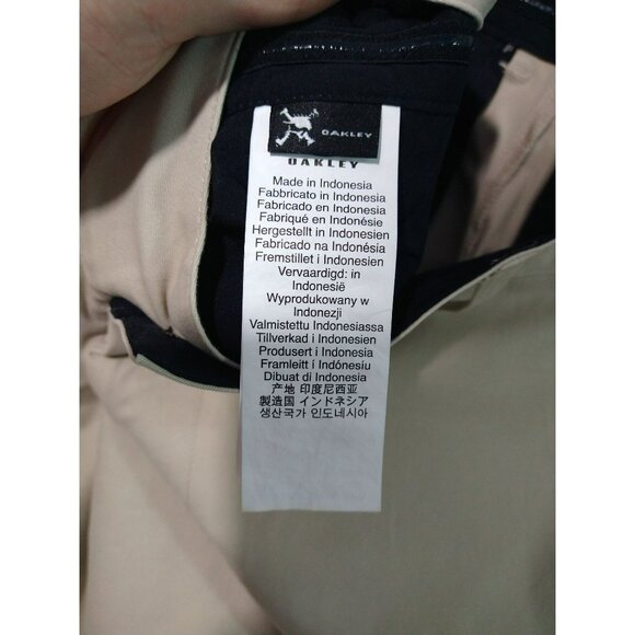Oakley Shorts Mens 34 Chino Icon Golf Hydrolix Regular Fit Flat Front Lot of 2 - Picture 7 of 10